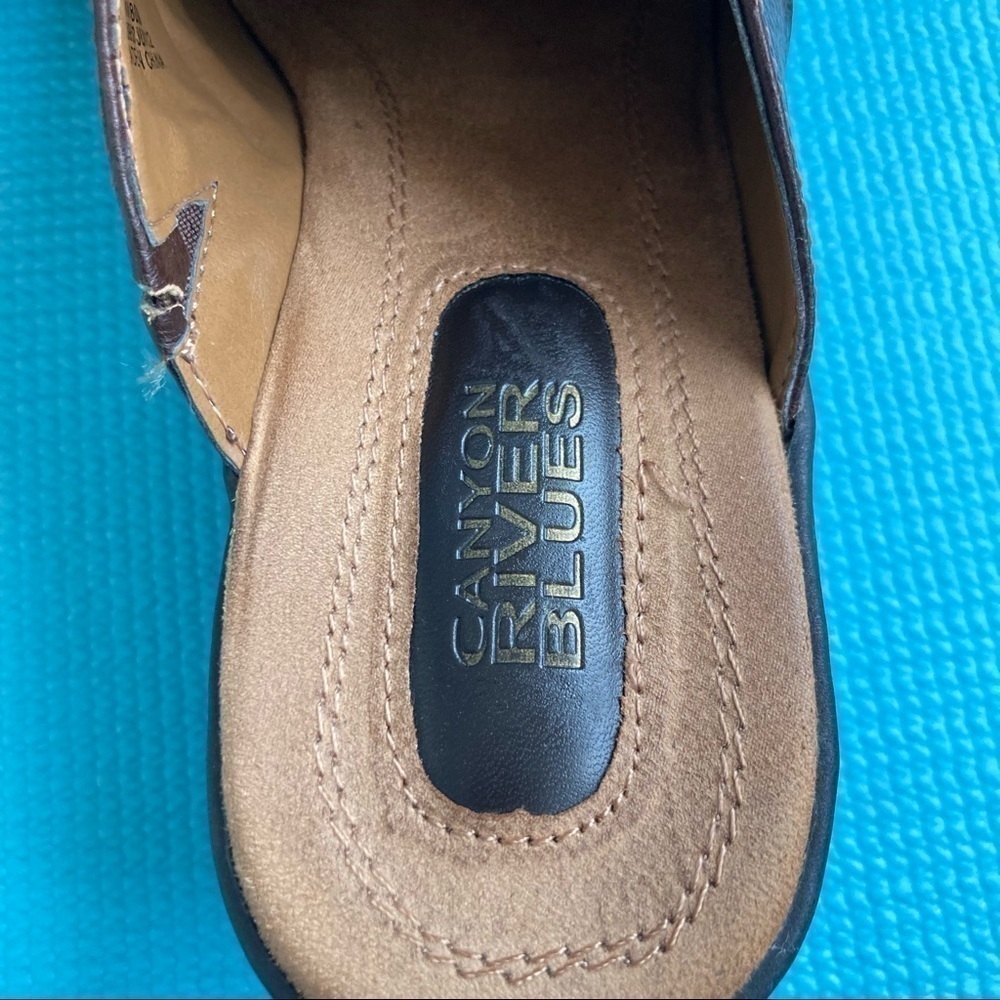 Canyon River Blues Brown Clogs size 10M - Picture 7 of 9